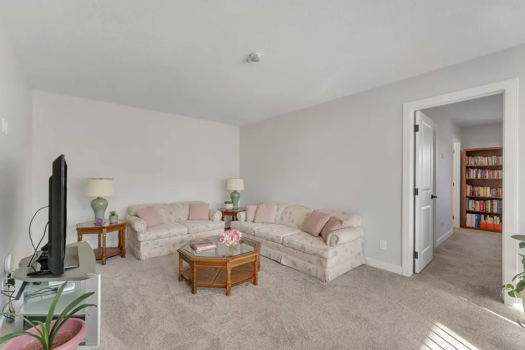 674 Creekmill Court SW Airdrie AB T4B 5J8