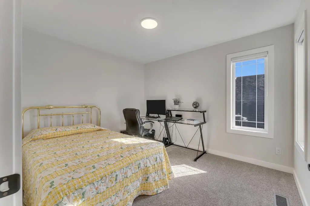 674 Creekmill Court SW Airdrie AB T4B 5J8