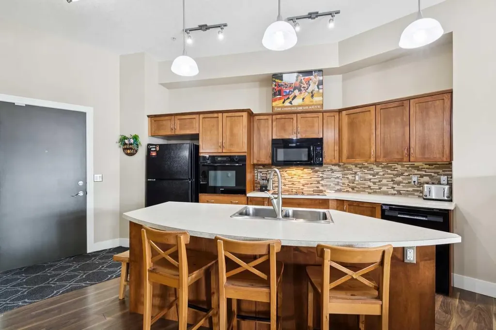 3101 34 Avenue NW Calgary AB T2L 2A3