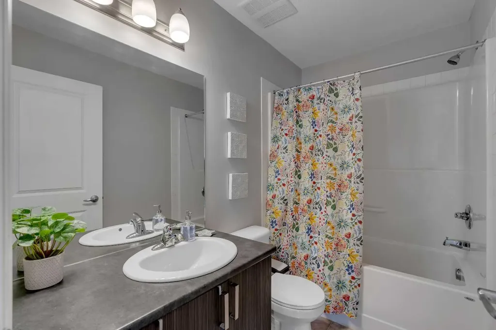 121 Copperpond Common SE Calgary AB T2Z 5B6