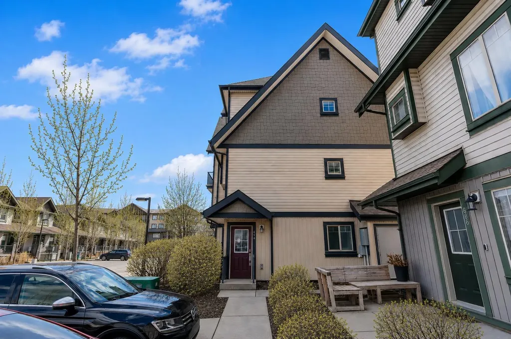 121 Copperpond Common SE Calgary AB T2Z 5B6