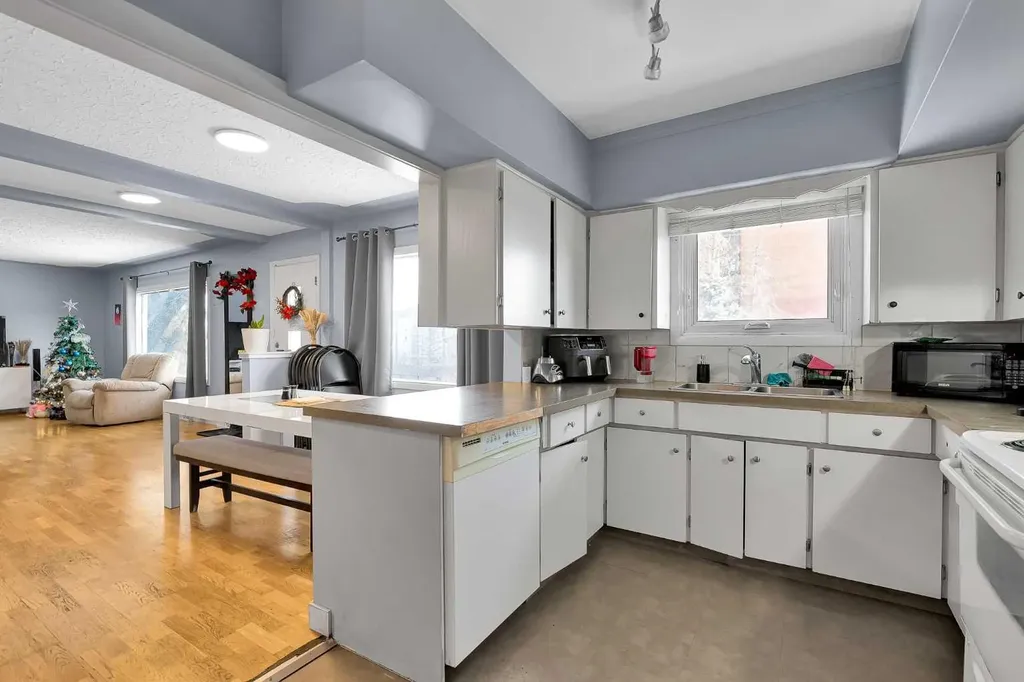 4617 Stanley Road SW Calgary AB T2S 2R1