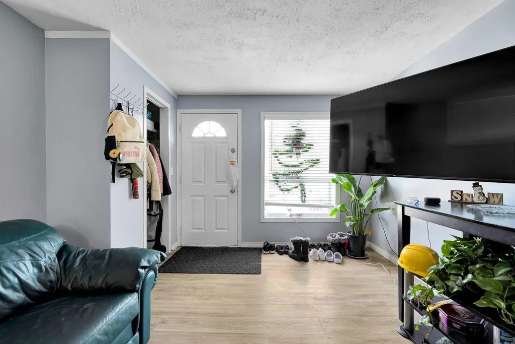 4617 Stanley Road SW Calgary AB T2S 2R1