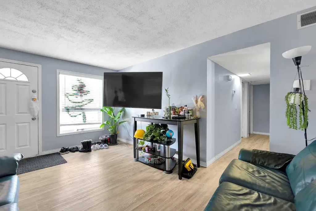 4617 Stanley Road SW Calgary AB T2S 2R1