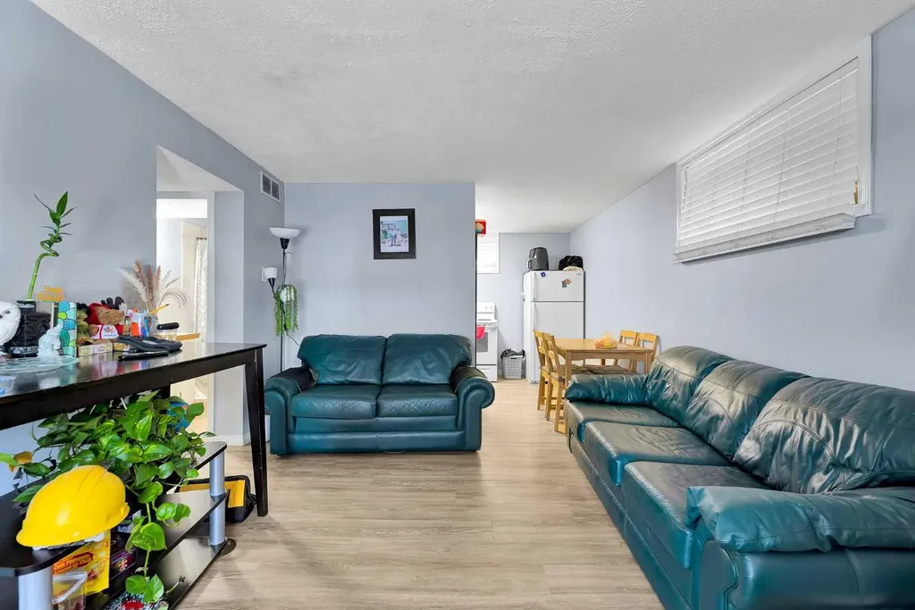 4617 Stanley Road SW Calgary AB T2S 2R1