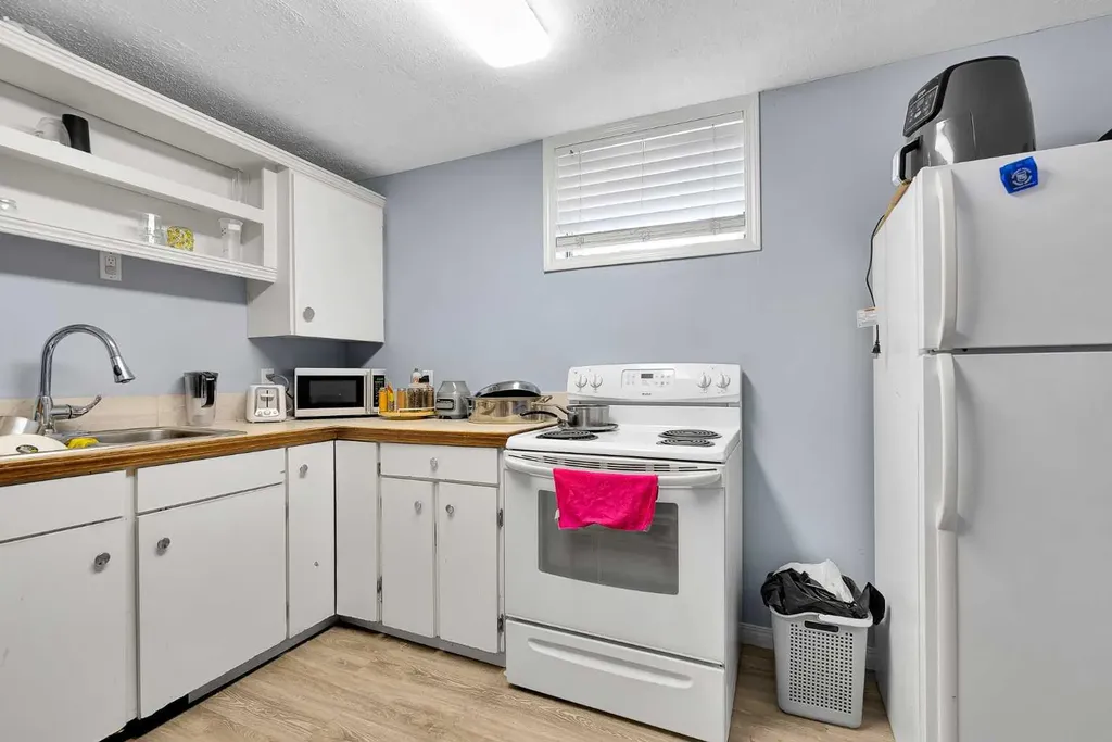 4617 Stanley Road SW Calgary AB T2S 2R1