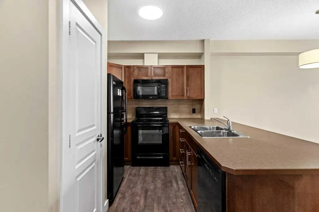 10 Panatella Road NW Calgary AB T3K 0V4