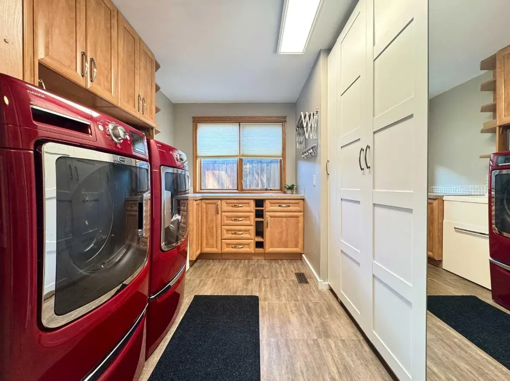 2302 14 Avenue S Lethbridge AB T1K 0V5