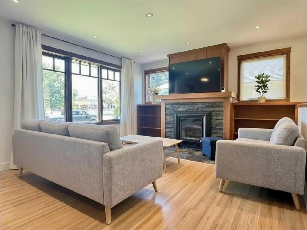 2302 14 Avenue S Lethbridge AB T1K 0V5