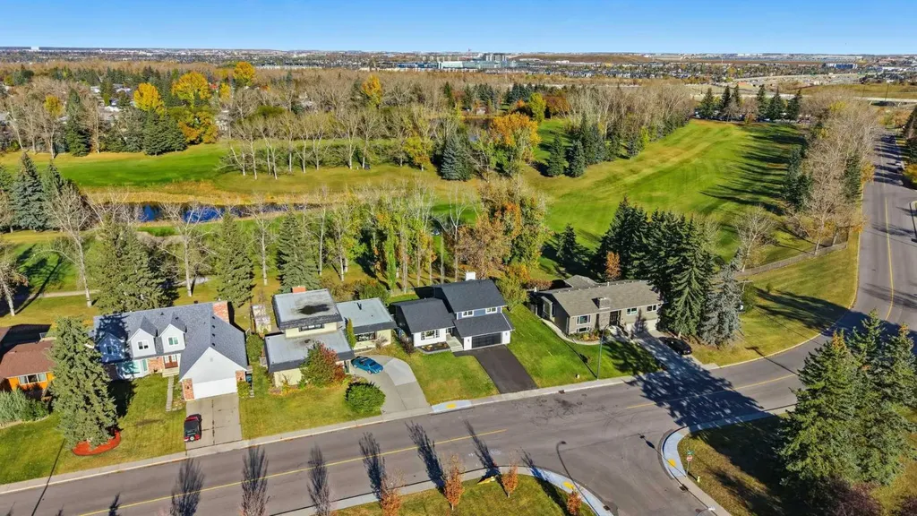 1016 Mapleglade Drive SE Calgary AB T2G 2G6