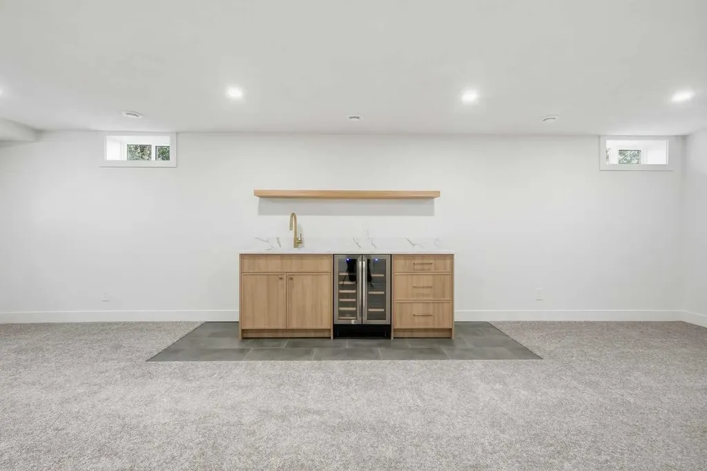 1016 Mapleglade Drive SE Calgary AB T2G 2G6