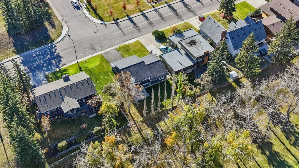 1016 Mapleglade Drive SE Calgary AB T2G 2G6