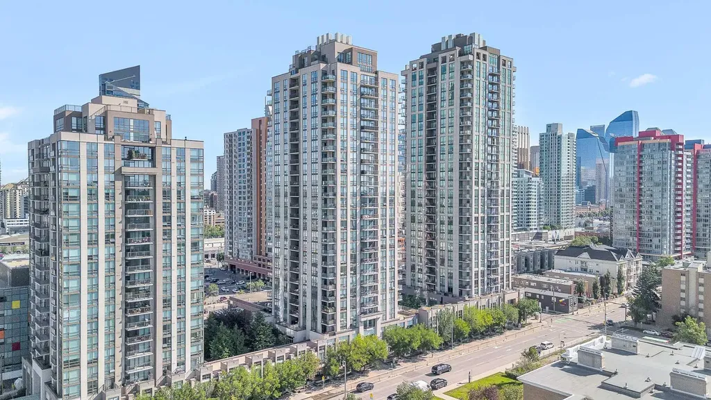 1118 12 Avenue SW Calgary AB T2R0X4