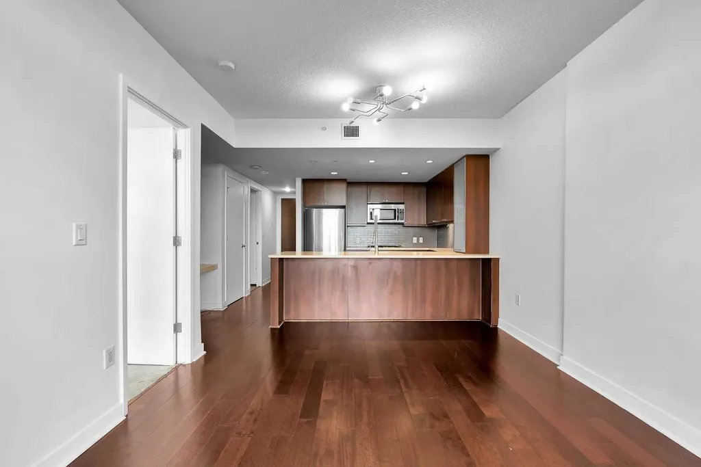 1118 12 Avenue SW Calgary AB T2R0X4