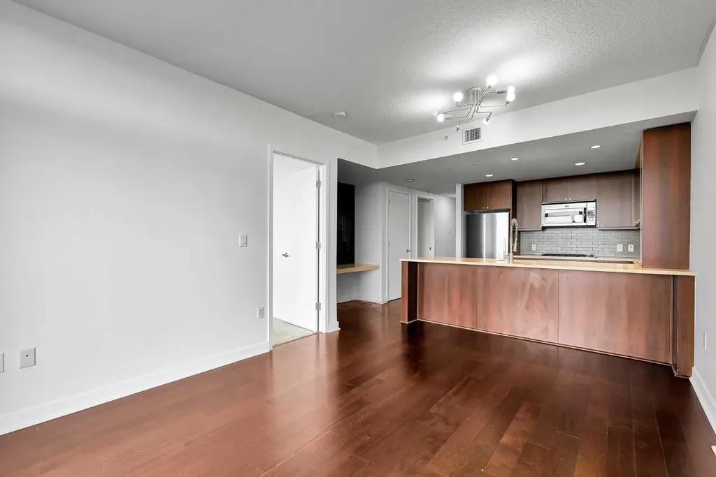 1118 12 Avenue SW Calgary AB T2R0X4