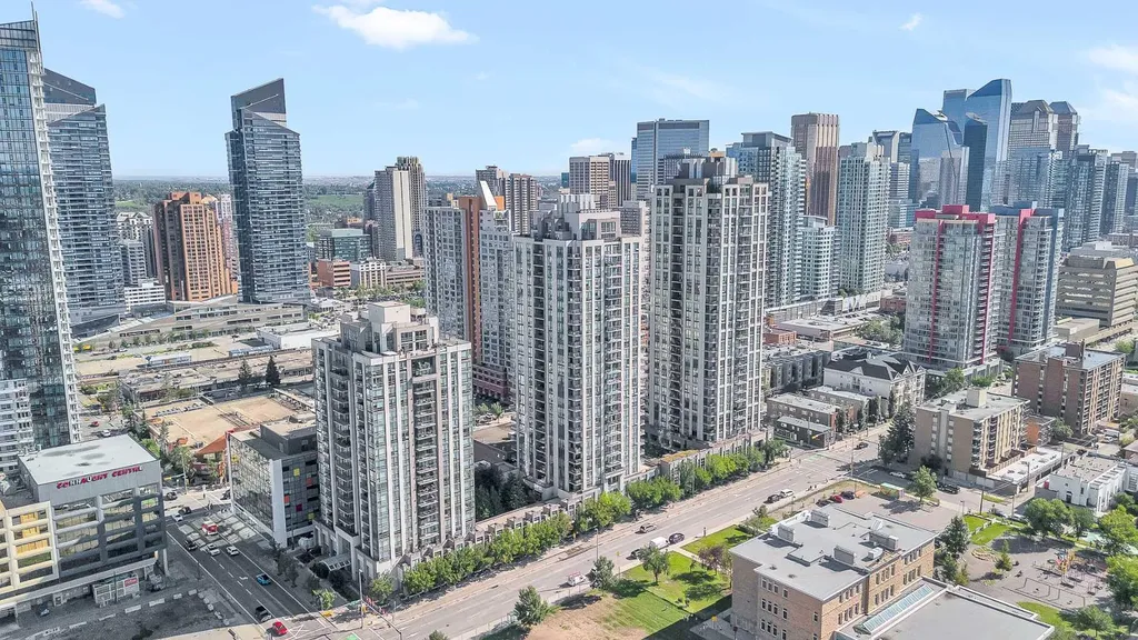 1118 12 Avenue SW Calgary AB T2R0X4