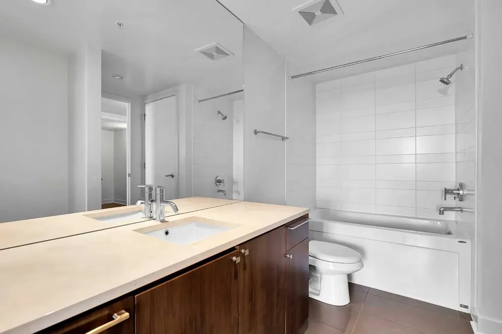 1118 12 Avenue SW Calgary AB T2R0X4