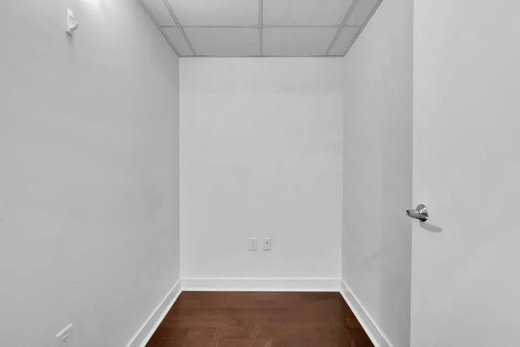 1118 12 Avenue SW Calgary AB T2R0X4