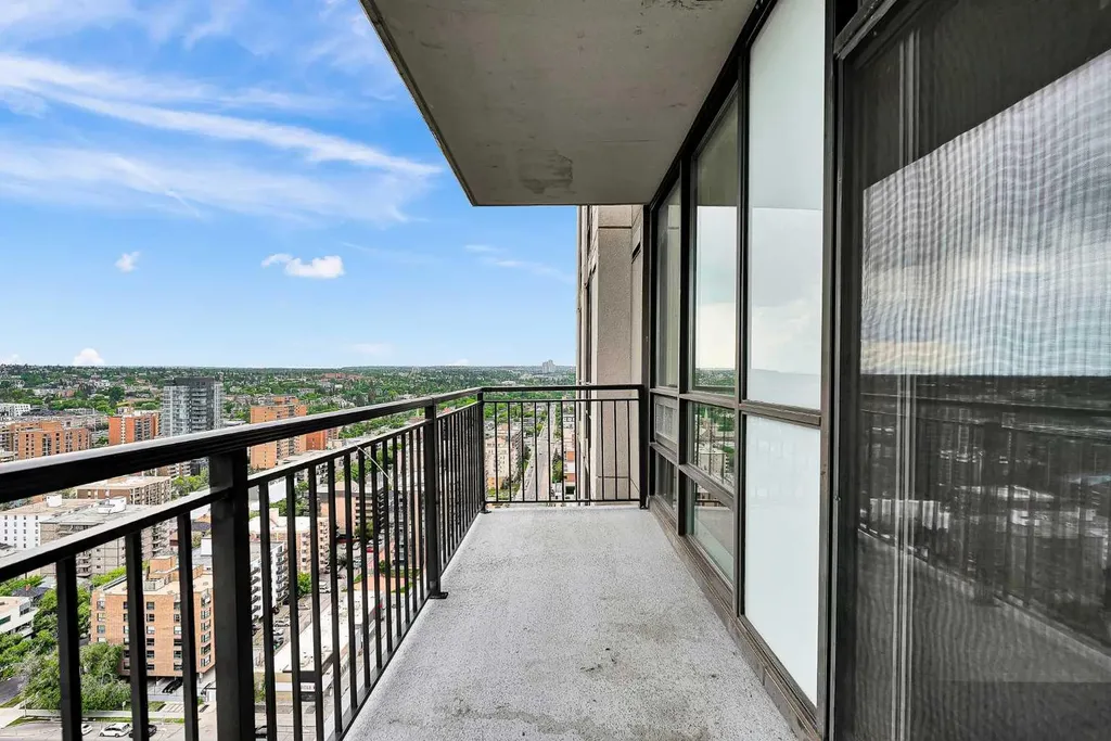 1118 12 Avenue SW Calgary AB T2R0X4