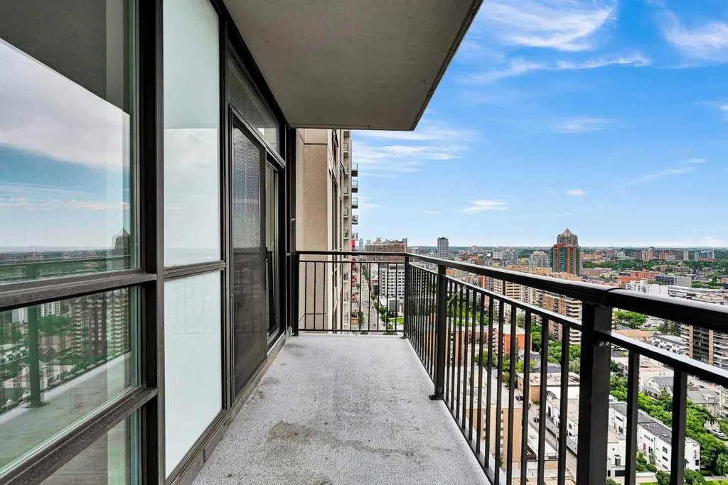 1118 12 Avenue SW Calgary AB T2R0X4