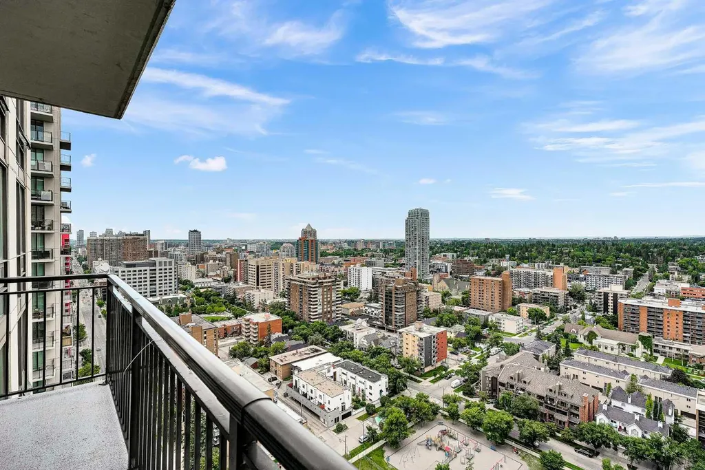 1118 12 Avenue SW Calgary AB T2R0X4
