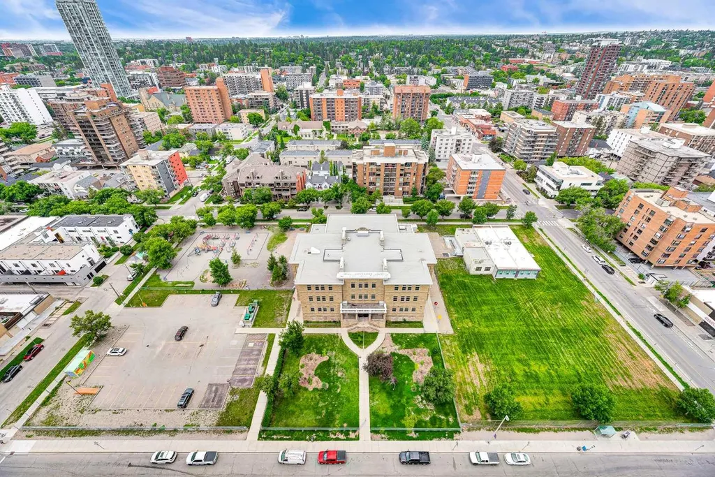 1118 12 Avenue SW Calgary AB T2R0X4