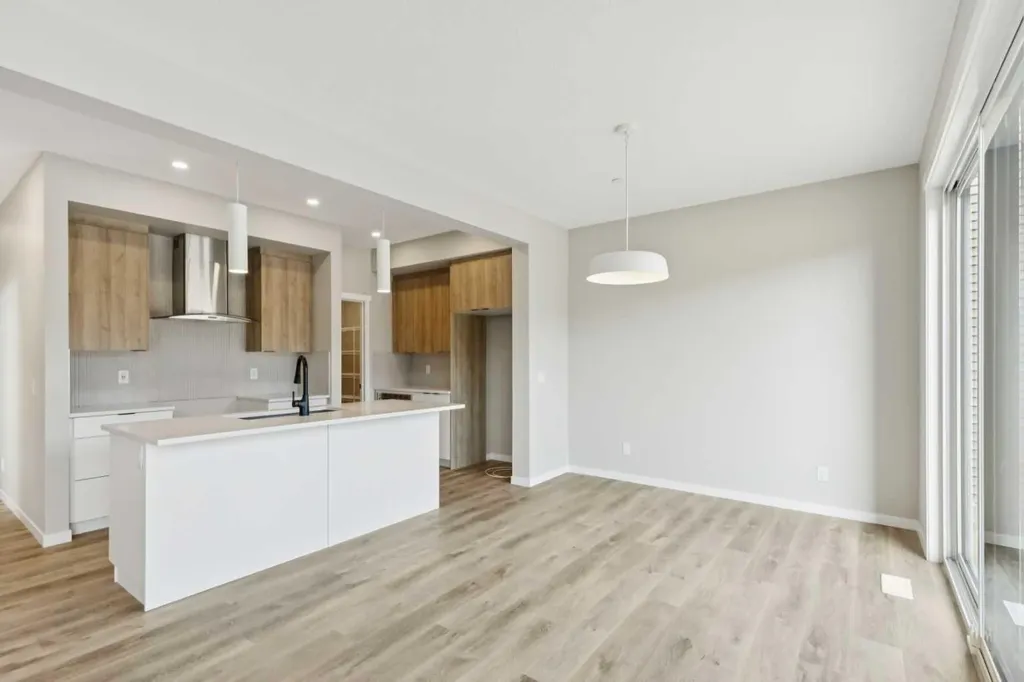 302 Hotchkiss Common SE Calgary AB T3S 0N5