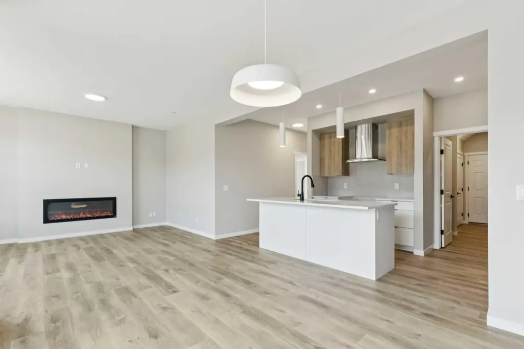 302 Hotchkiss Common SE Calgary AB T3S 0N5