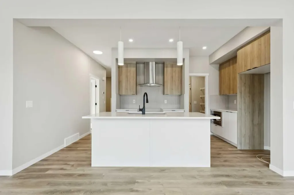 302 Hotchkiss Common SE Calgary AB T3S 0N5