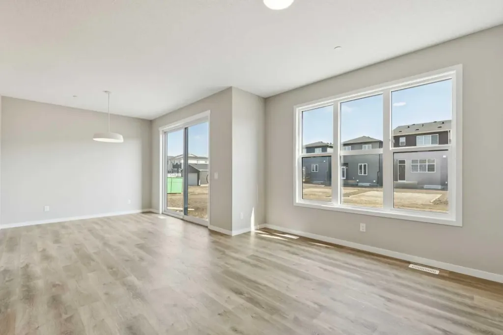 302 Hotchkiss Common SE Calgary AB T3S 0N5
