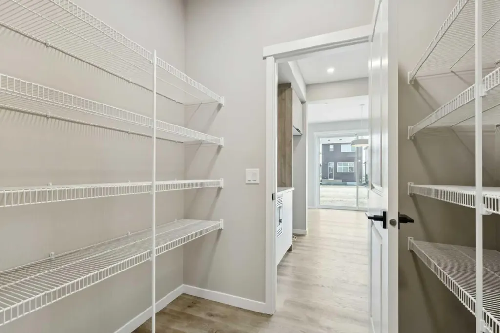 302 Hotchkiss Common SE Calgary AB T3S 0N5
