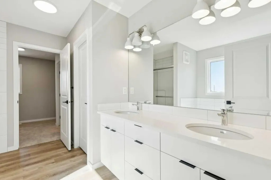 302 Hotchkiss Common SE Calgary AB T3S 0N5