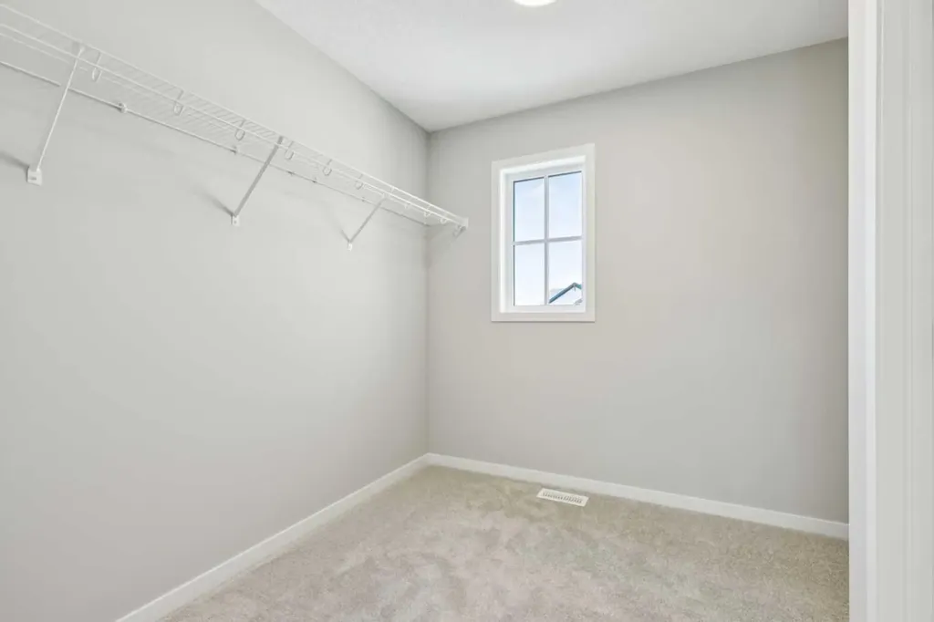 302 Hotchkiss Common SE Calgary AB T3S 0N5