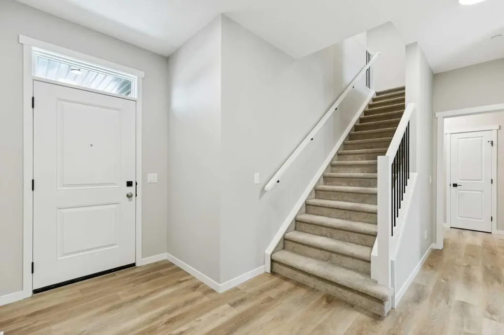 302 Hotchkiss Common SE Calgary AB T3S 0N5