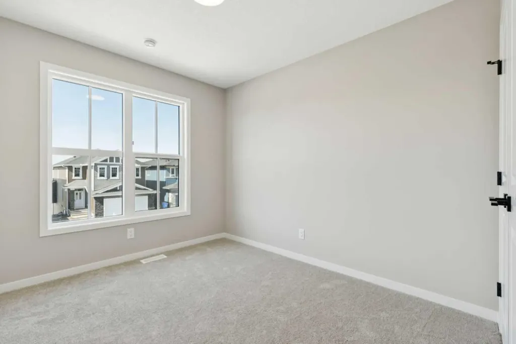 302 Hotchkiss Common SE Calgary AB T3S 0N5