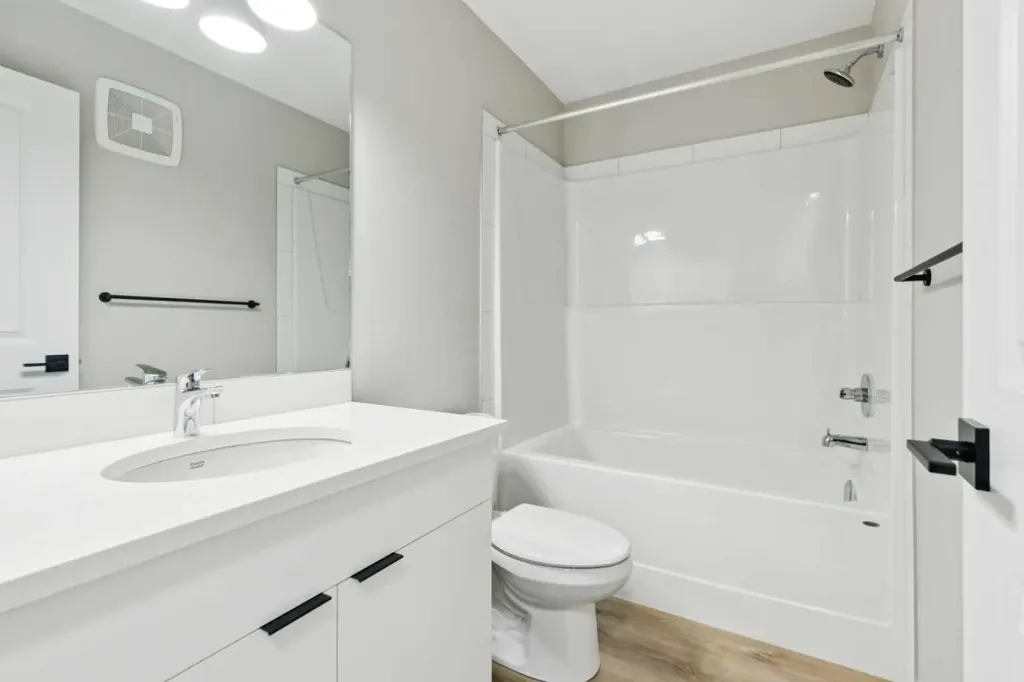 302 Hotchkiss Common SE Calgary AB T3S 0N5