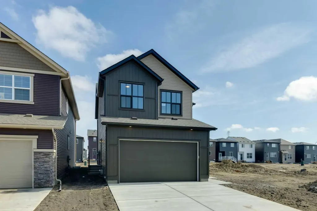 302 Hotchkiss Common SE Calgary AB T3S 0N5