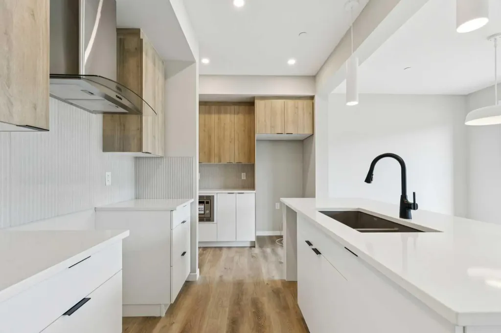 302 Hotchkiss Common SE Calgary AB T3S 0N5