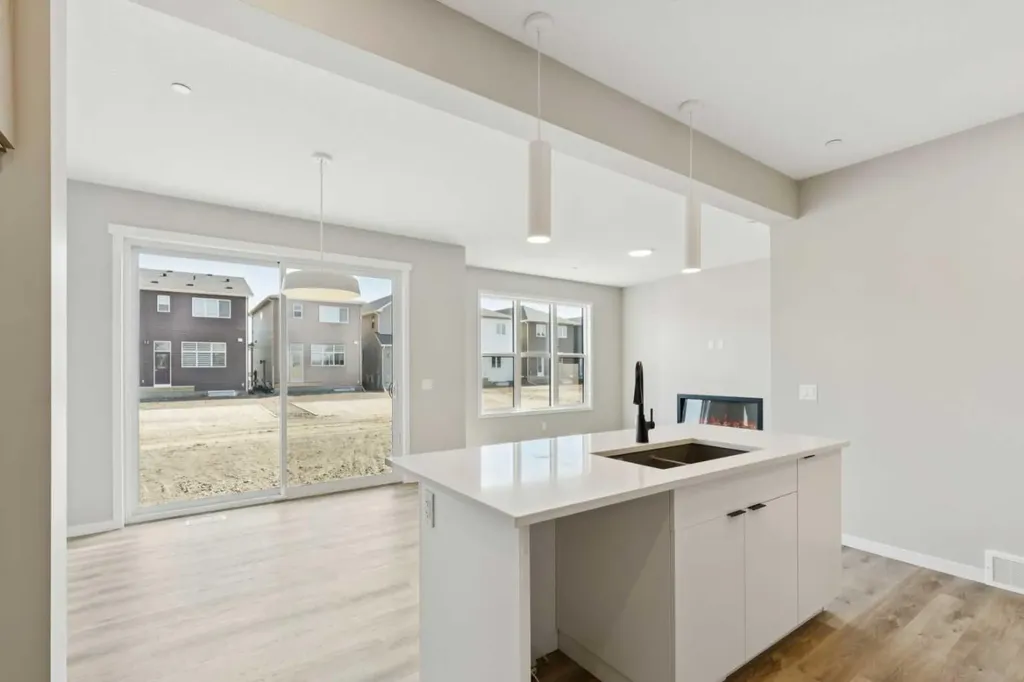 302 Hotchkiss Common SE Calgary AB T3S 0N5