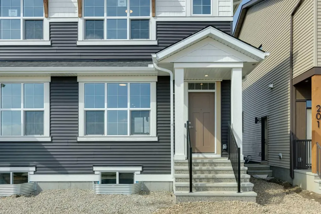 205 Hotchkiss Road SE Calgary AB T3S 0T9