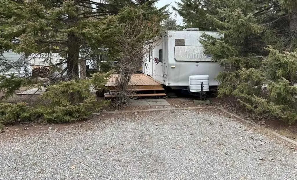 5230 27 Highway Rural Mountain View County AB T0M1X0