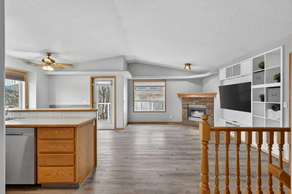 106 Cambridge Glen Drive Strathmore AB T1P 1W1
