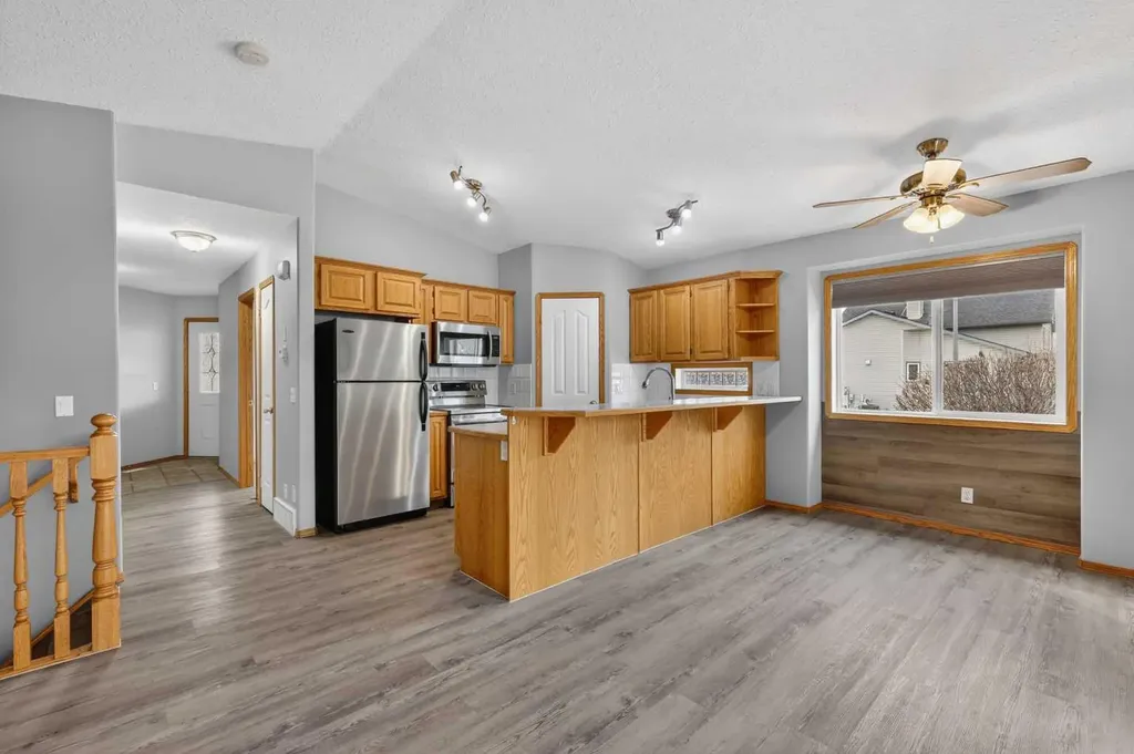 106 Cambridge Glen Drive Strathmore AB T1P 1W1