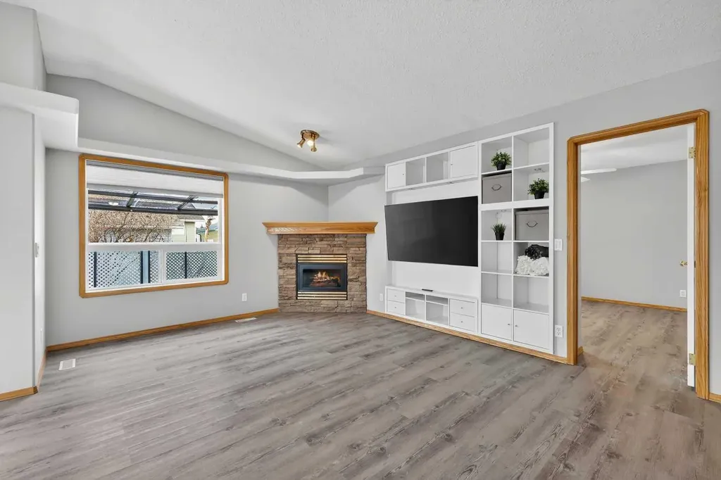 106 Cambridge Glen Drive Strathmore AB T1P 1W1