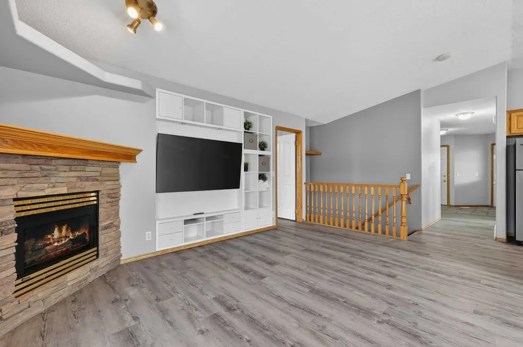 106 Cambridge Glen Drive Strathmore AB T1P 1W1