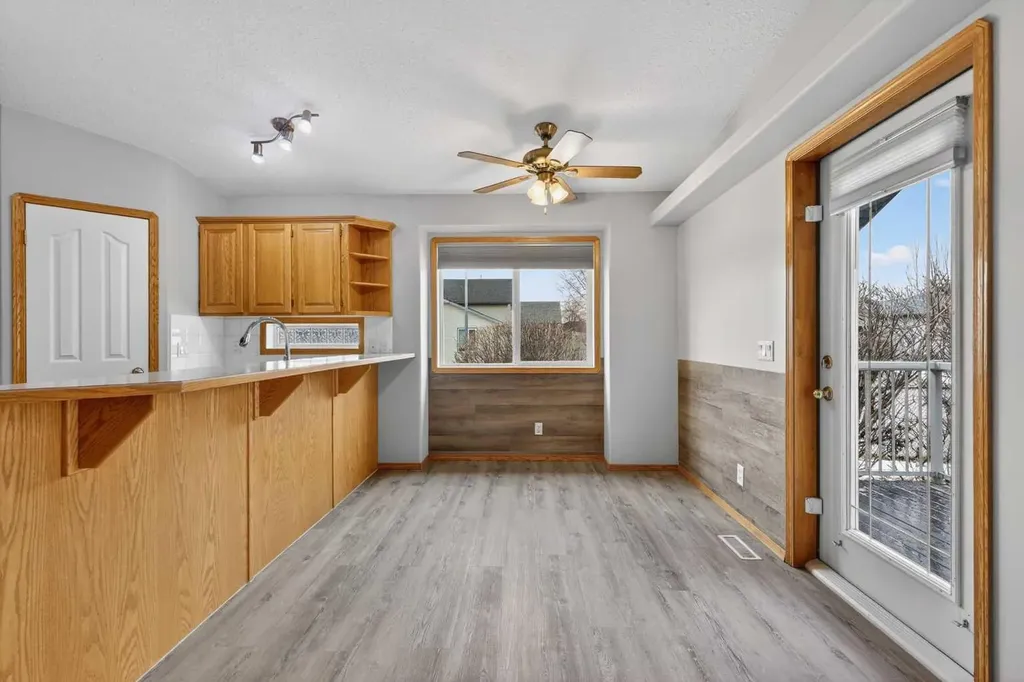 106 Cambridge Glen Drive Strathmore AB T1P 1W1