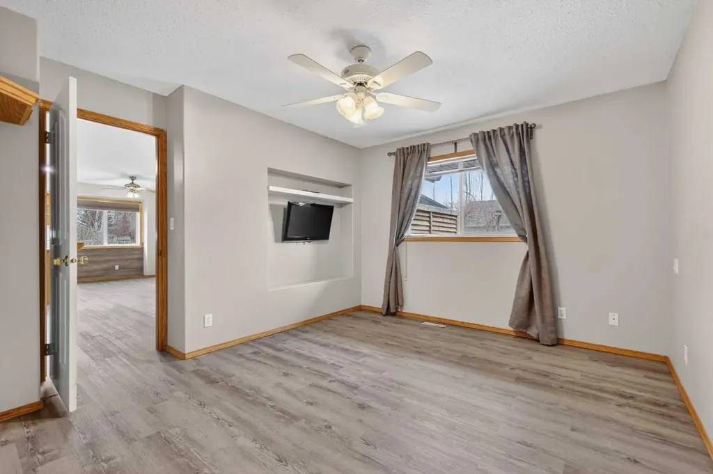 106 Cambridge Glen Drive Strathmore AB T1P 1W1