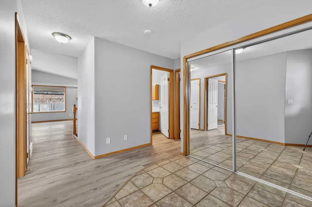 106 Cambridge Glen Drive Strathmore AB T1P 1W1