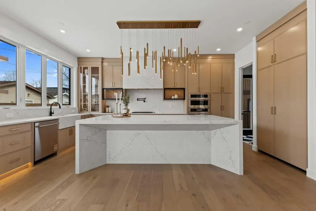 1910 Broadview Road NW Calgary AB T2N 3H7
