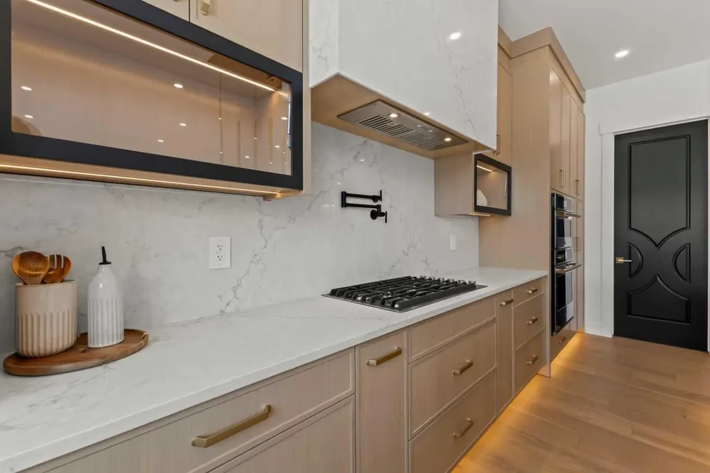 1910 Broadview Road NW Calgary AB T2N 3H7